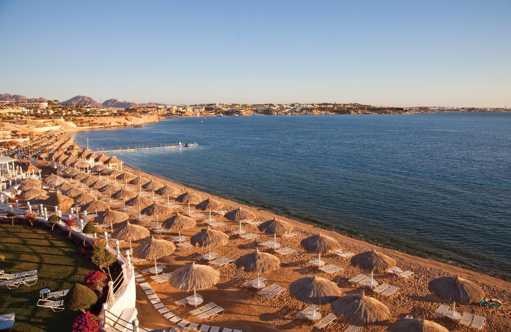 Sunrise Arabian Beach Resort Sharm el-Sheikh Exteriör bild A beach in Hurghada